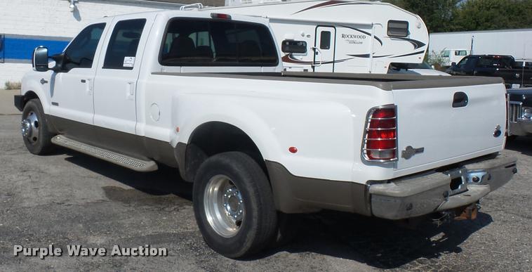 image for item DD1529 2005 Ford F350 King Ranch Crew Cab pickup truck