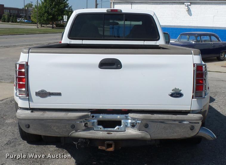 image for item DD1529 2005 Ford F350 King Ranch Crew Cab pickup truck