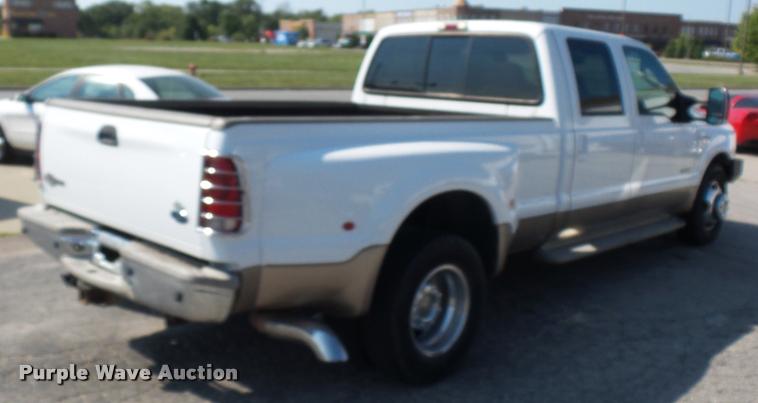 image for item DD1529 2005 Ford F350 King Ranch Crew Cab pickup truck