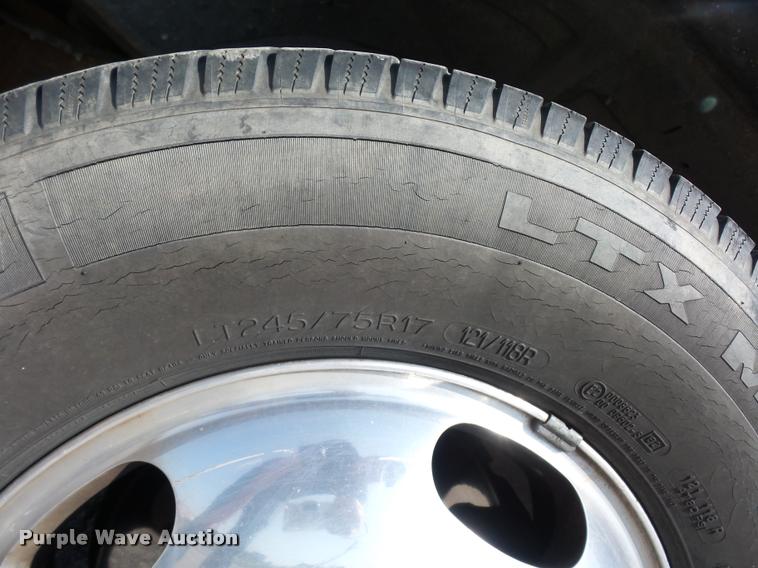 image for item DD1529 2005 Ford F350 King Ranch Crew Cab pickup truck