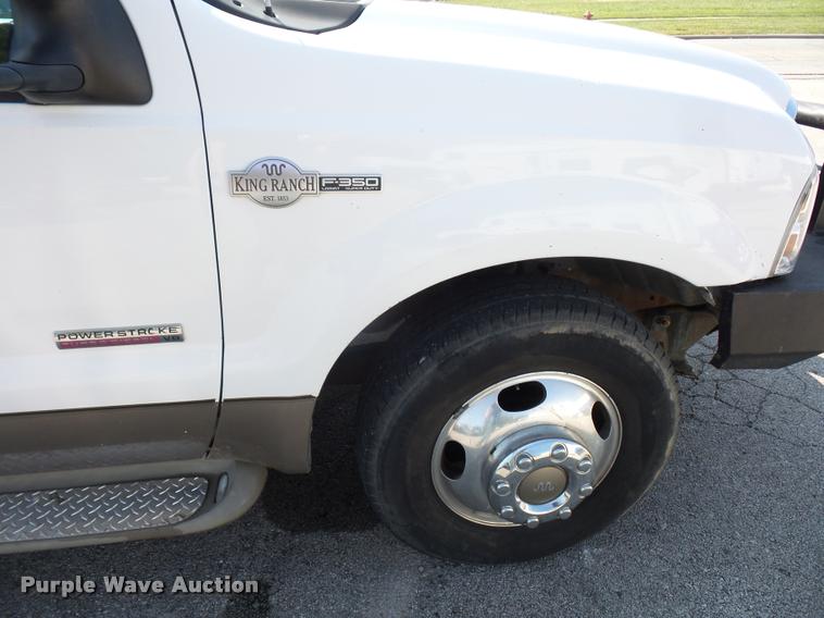 image for item DD1529 2005 Ford F350 King Ranch Crew Cab pickup truck