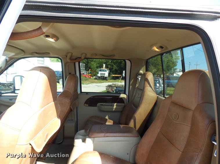 image for item DD1529 2005 Ford F350 King Ranch Crew Cab pickup truck