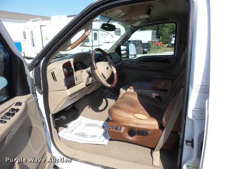image for item DD1529 2005 Ford F350 King Ranch Crew Cab pickup truck