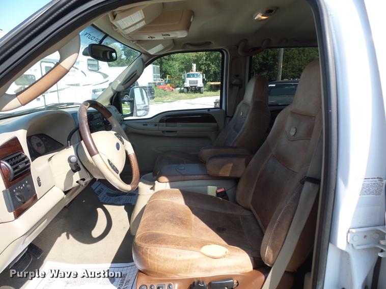 image for item DD1529 2005 Ford F350 King Ranch Crew Cab pickup truck