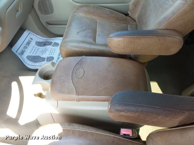 image for item DD1529 2005 Ford F350 King Ranch Crew Cab pickup truck