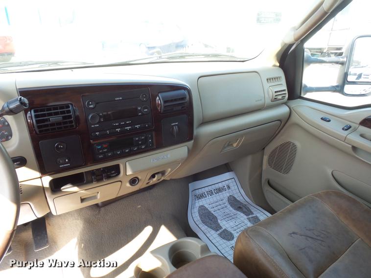 image for item DD1529 2005 Ford F350 King Ranch Crew Cab pickup truck