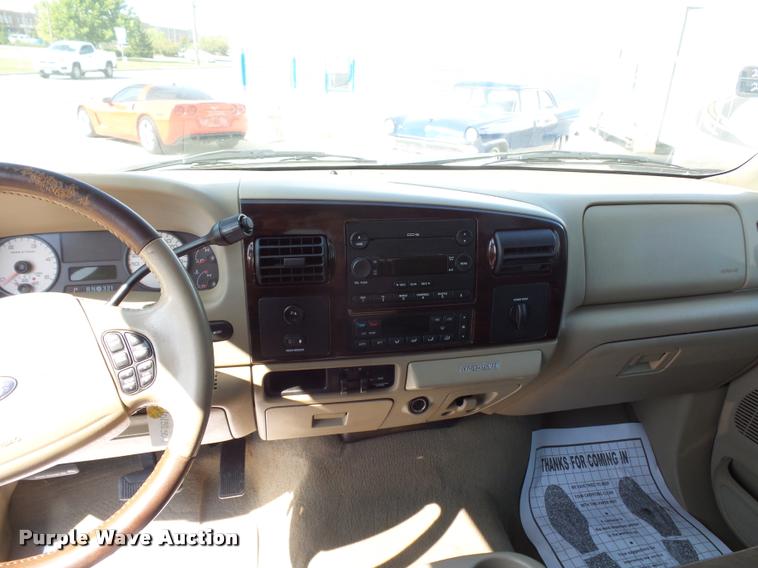 image for item DD1529 2005 Ford F350 King Ranch Crew Cab pickup truck