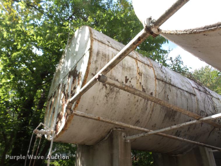 image for item DD2092 Fuel pump and tank system