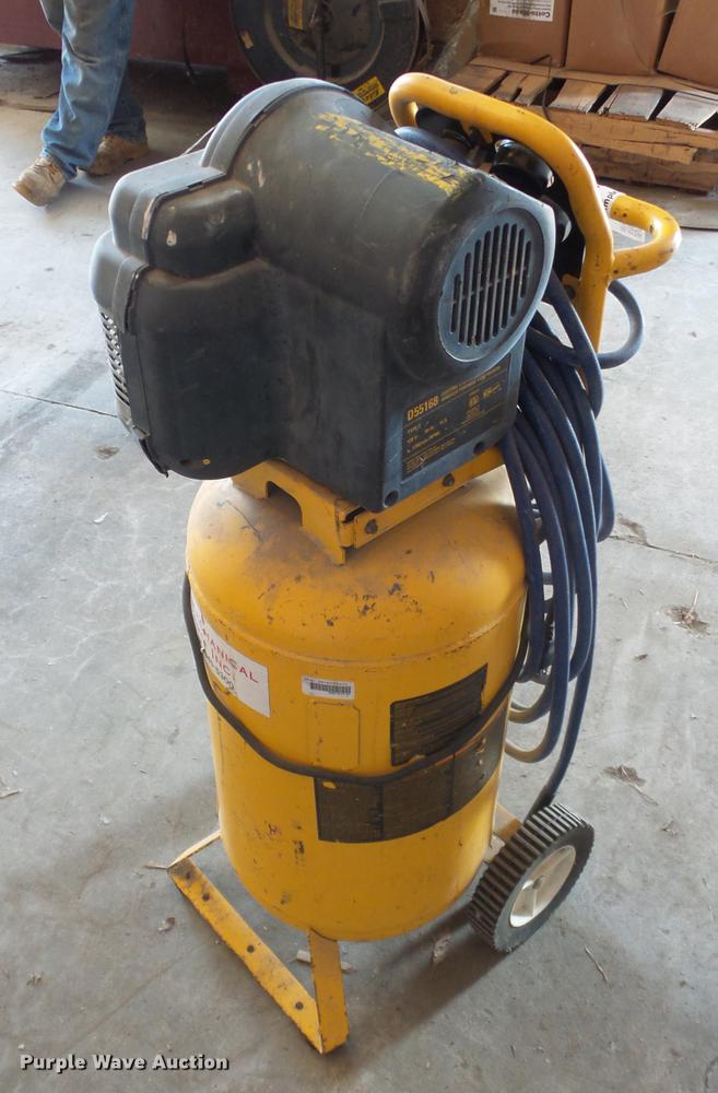 image for item DD2201 DeWalt air compressor