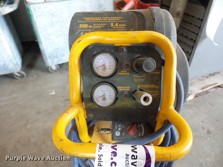 image for item DD2201 DeWalt air compressor