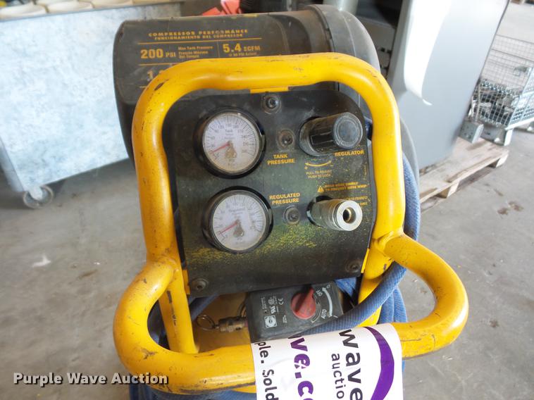 image for item DD2201 DeWalt air compressor