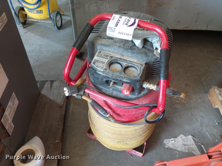 image for item DD2203 Husky air compressor