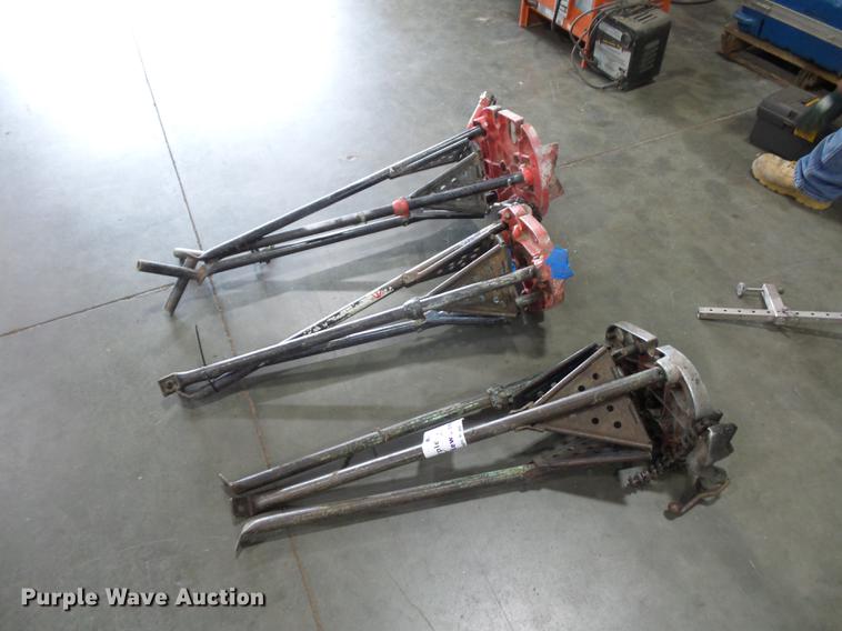 image for item DD2214 (3) Ridgid tripod stands