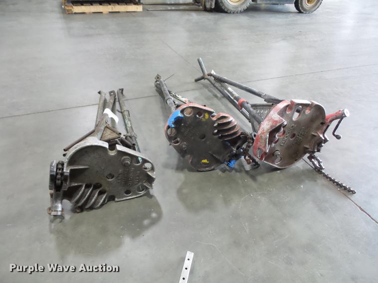 image for item DD2214 (3) Ridgid tripod stands