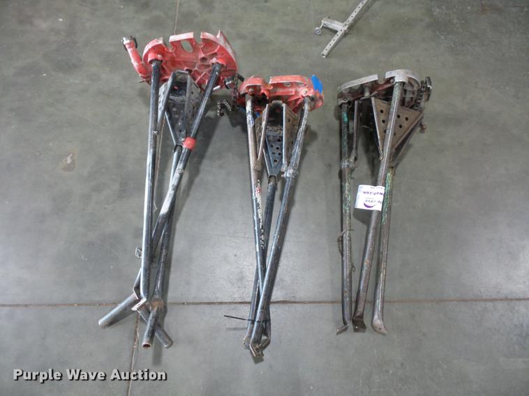 image for item DD2214 (3) Ridgid tripod stands