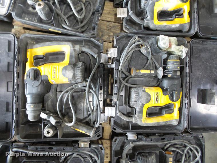 image for item DD2222 (14) DeWalt hammer drills