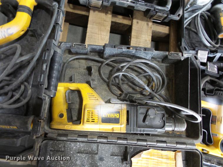 image for item DD2222 (14) DeWalt hammer drills