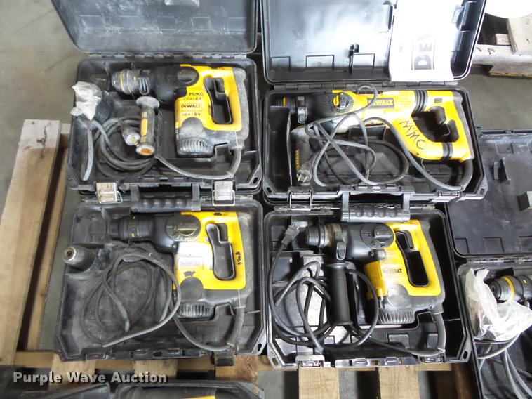 image for item DD2222 (14) DeWalt hammer drills