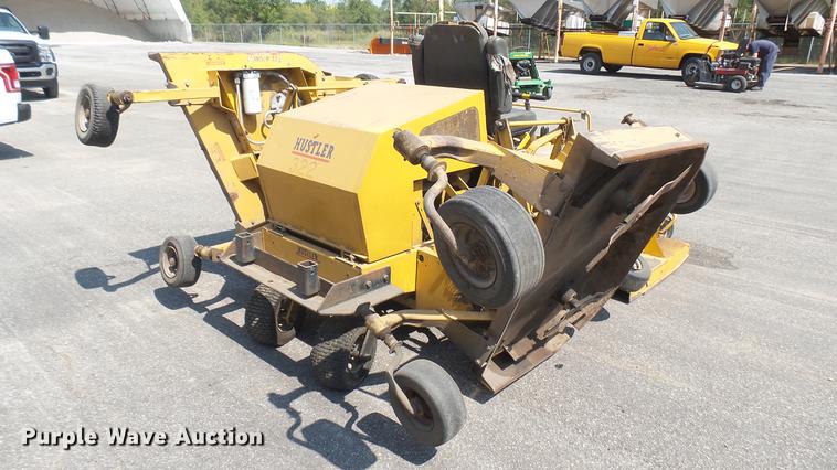 image for item DE9729 Hustler 4600 lawn mower