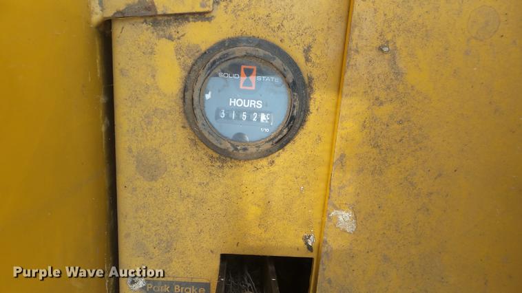 image for item DE9729 Hustler 4600 lawn mower