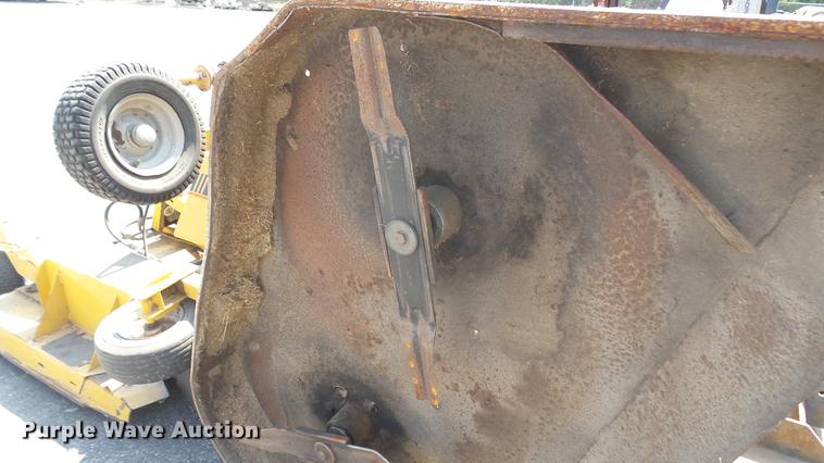 image for item DE9729 Hustler 4600 lawn mower