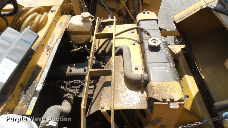 image for item DE9729 Hustler 4600 lawn mower