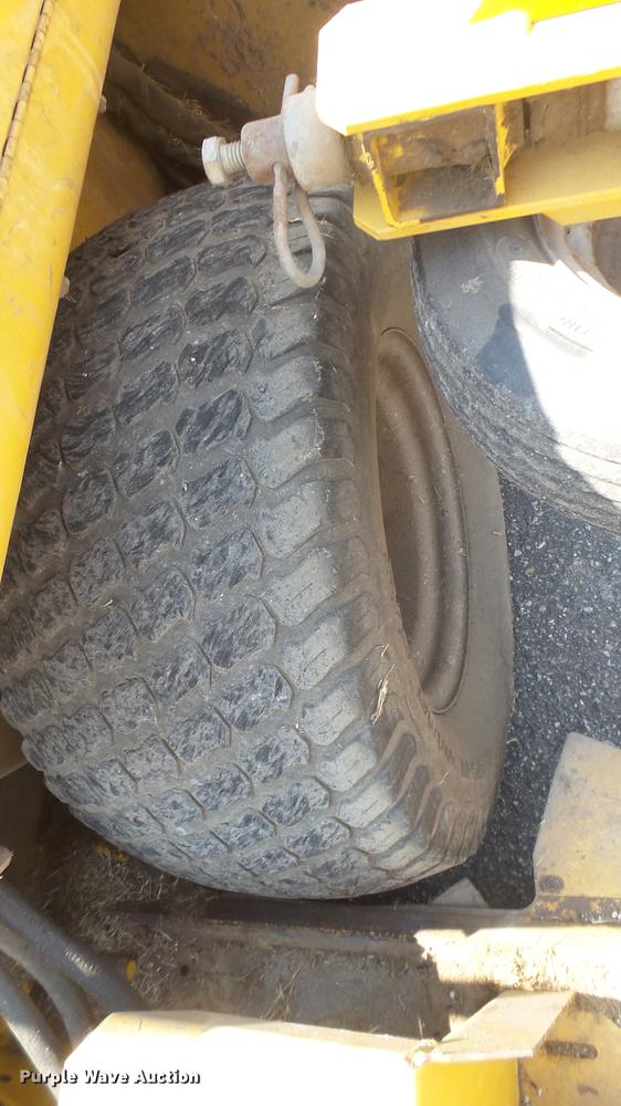 image for item DE9729 Hustler 4600 lawn mower