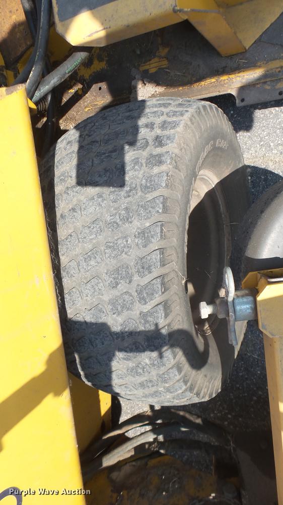 image for item DE9729 Hustler 4600 lawn mower