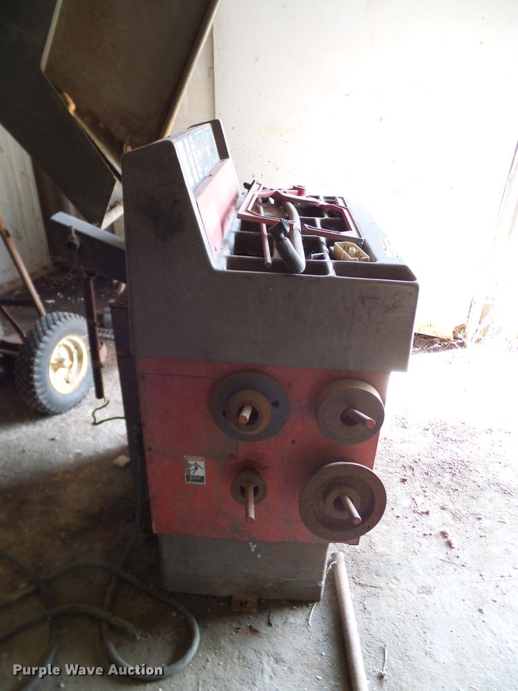 image for item DG9992 FMC 5800-1 wheel balancer