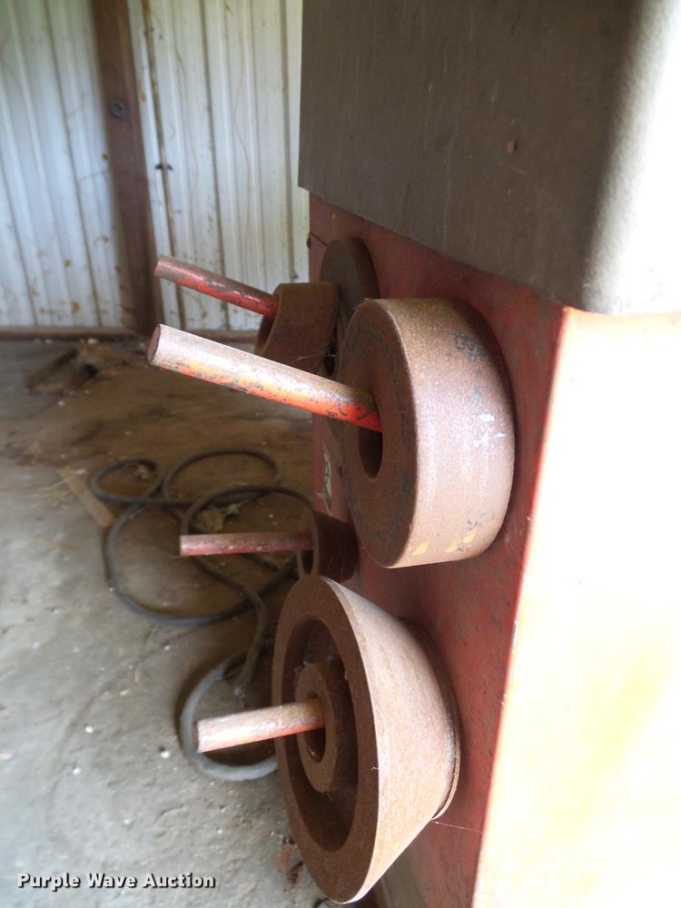 image for item DG9992 FMC 5800-1 wheel balancer