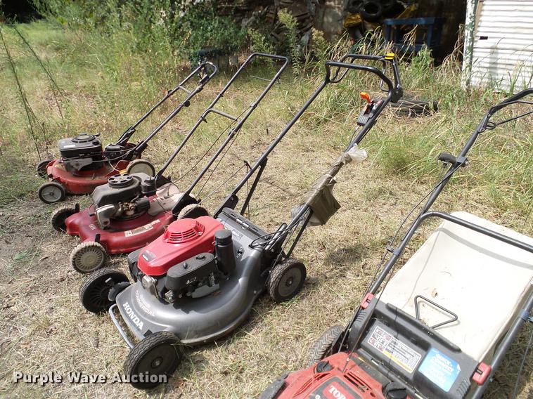 image for item DG9997 (7) push mowers