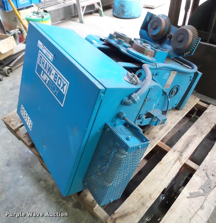 image for item DH9436 2002 Lift Tech Shaw box hoist