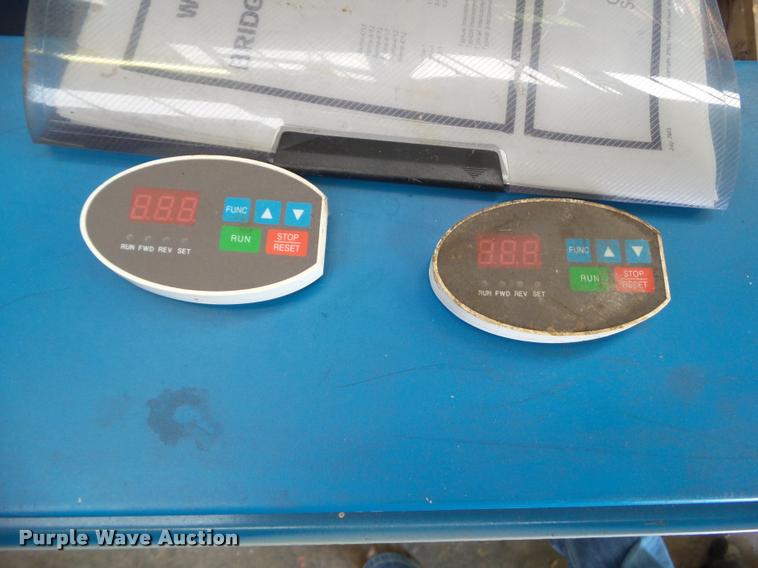 image for item DH9436 2002 Lift Tech Shaw box hoist