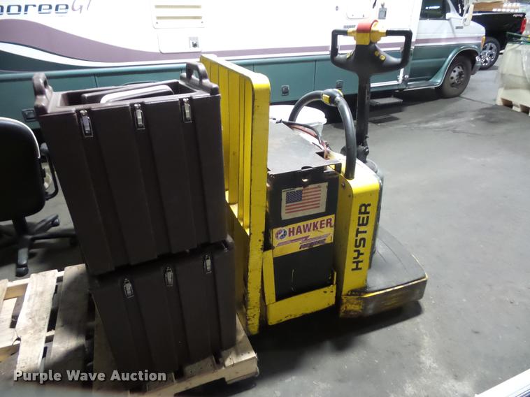 image for item DP9200 Hyster pallet jack