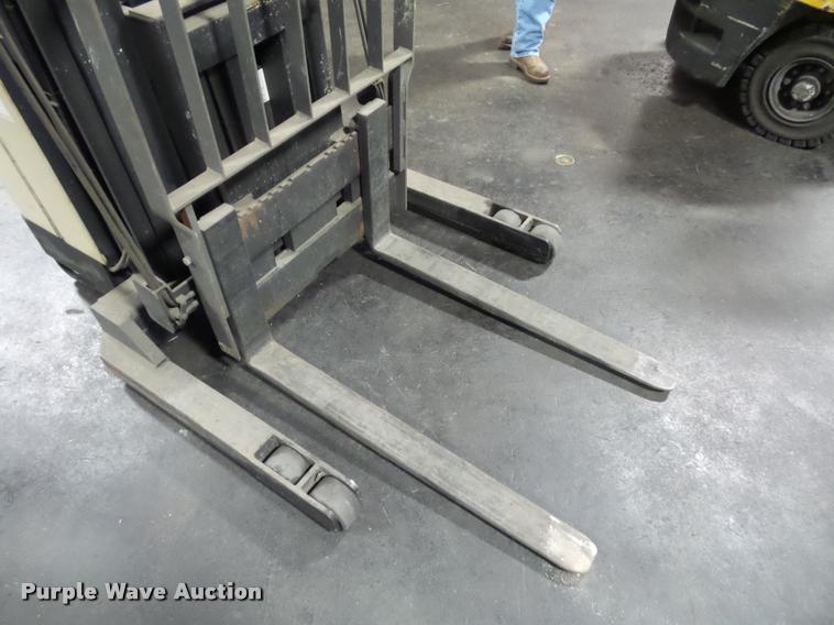 image for item DP9201 Crown forklift