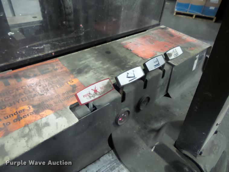 image for item DP9201 Crown forklift