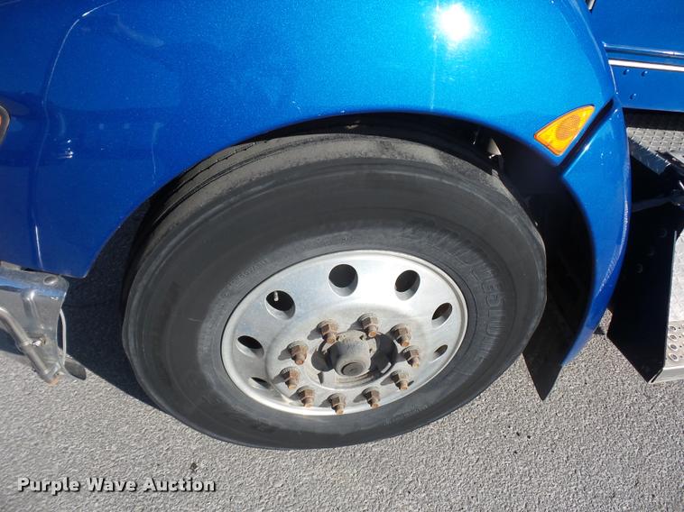 image for item DP9202 2009 Kenworth T3 refrigerated box truck