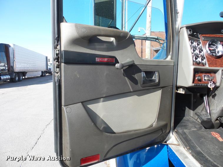 image for item DP9202 2009 Kenworth T3 refrigerated box truck