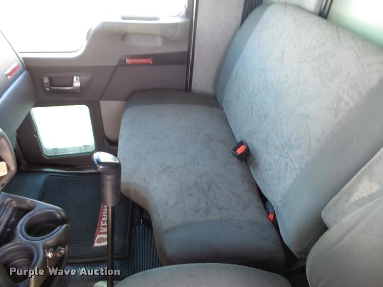 image for item DP9202 2009 Kenworth T3 refrigerated box truck