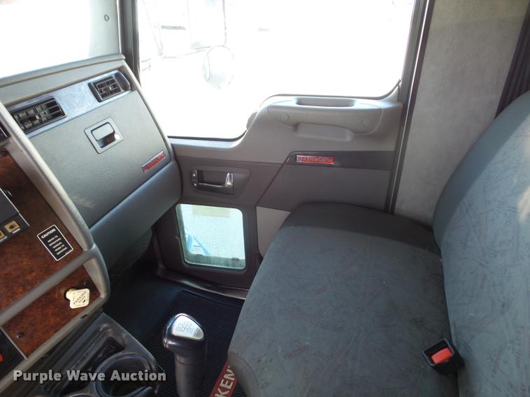 image for item DP9202 2009 Kenworth T3 refrigerated box truck