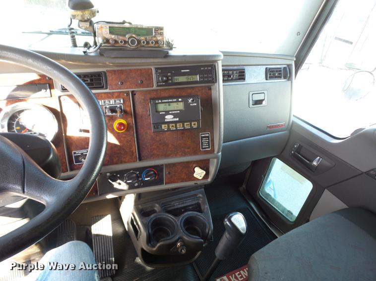 image for item DP9202 2009 Kenworth T3 refrigerated box truck