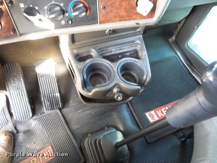 image for item DP9202 2009 Kenworth T3 refrigerated box truck