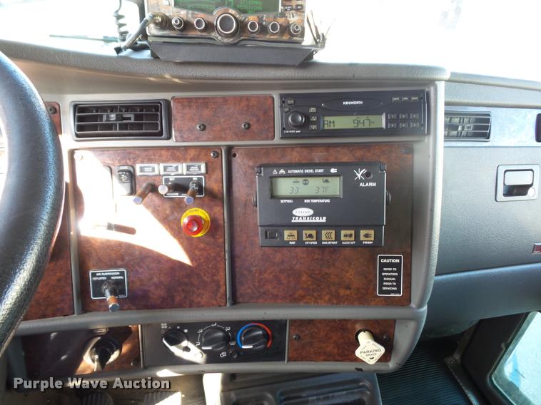 image for item DP9202 2009 Kenworth T3 refrigerated box truck