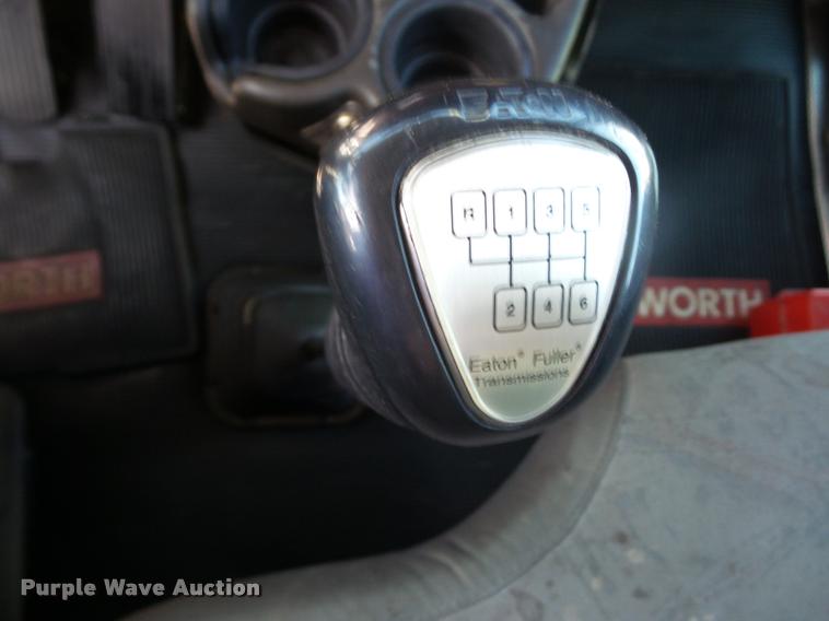 image for item DP9202 2009 Kenworth T3 refrigerated box truck