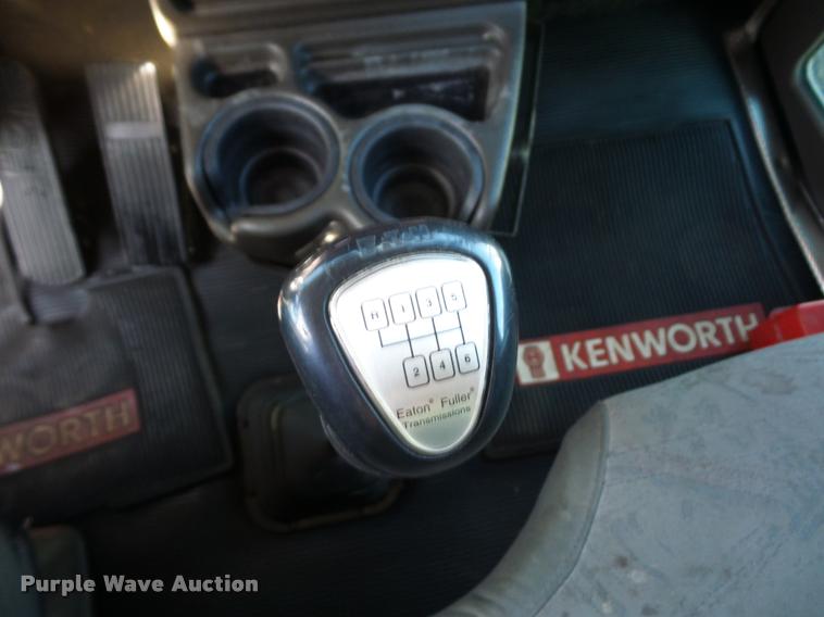 image for item DP9202 2009 Kenworth T3 refrigerated box truck