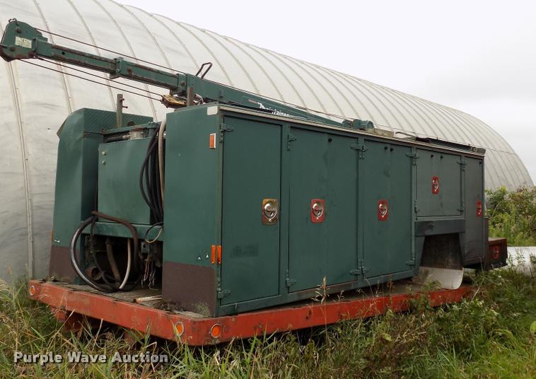 image for item DP9953 Maintainer utility bed with crane