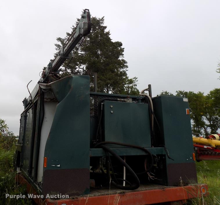 image for item DP9953 Maintainer utility bed with crane