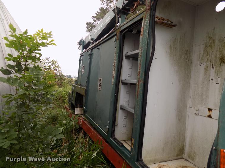 image for item DP9953 Maintainer utility bed with crane