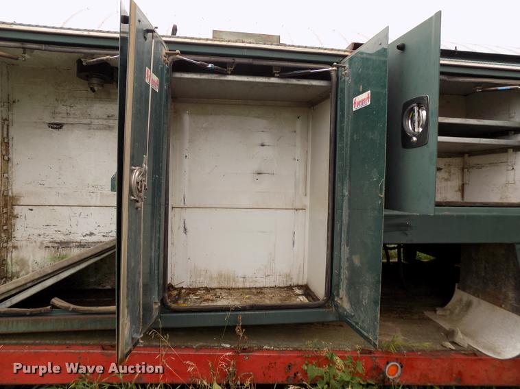 image for item DP9953 Maintainer utility bed with crane