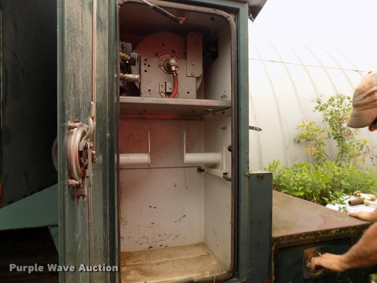 image for item DP9953 Maintainer utility bed with crane